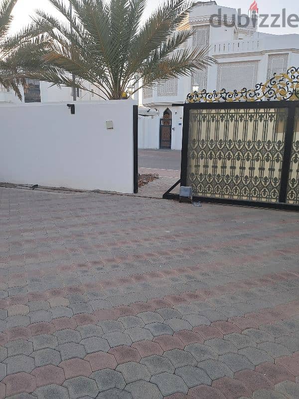 lovely 6bedroom villa for rent satty al qurum 3