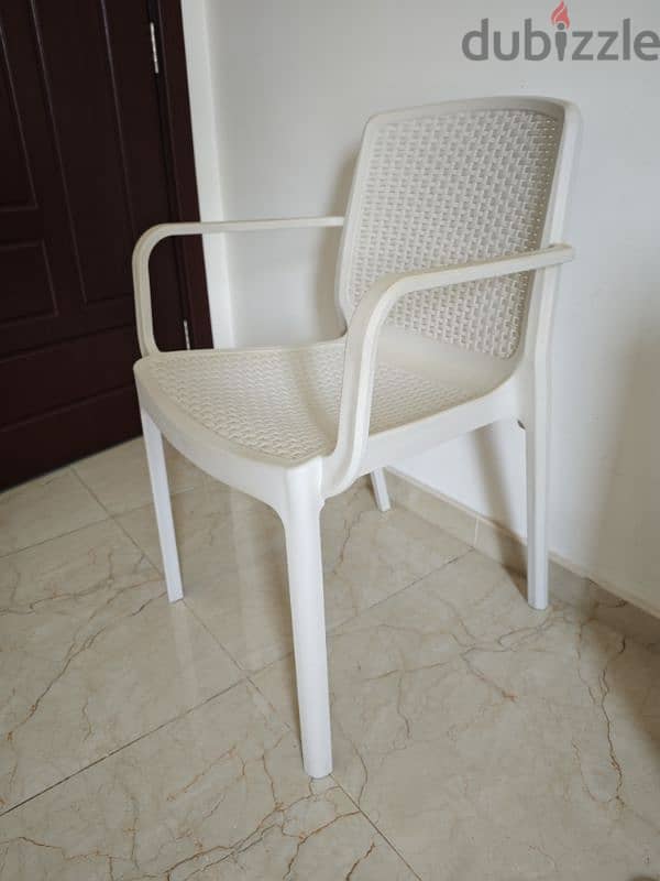 Cosmoplast Chairs and Beach Chairs 5