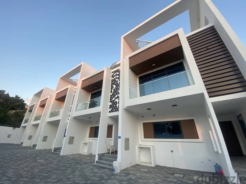 6me45-Brand New 4+1 BHK Compound Villa for Rent in Qurum 0