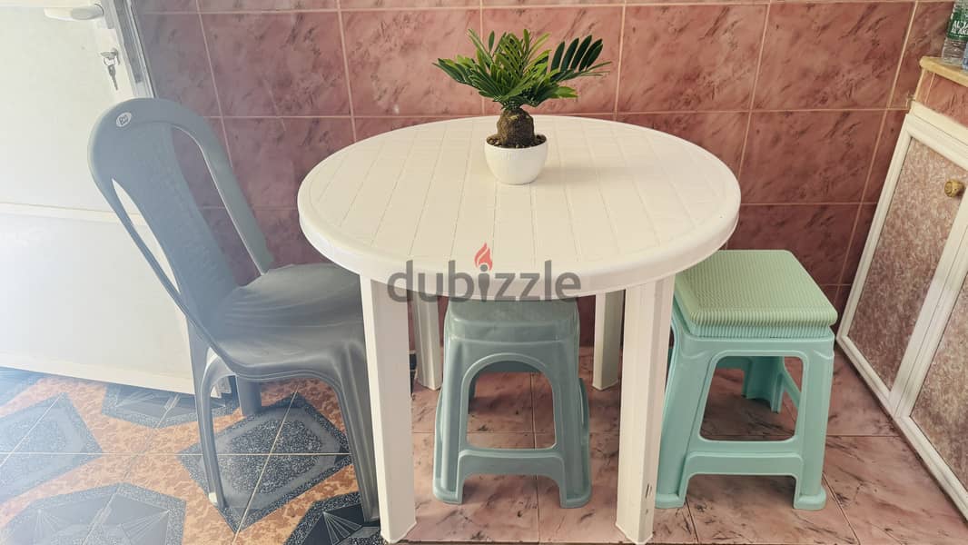 Table and chairs for sale 1