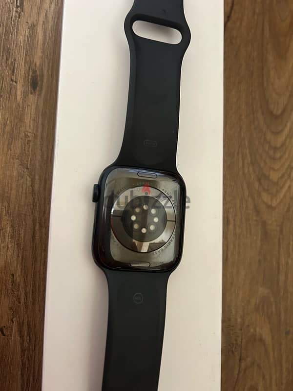 Apple watch series 8 45 size like new 1