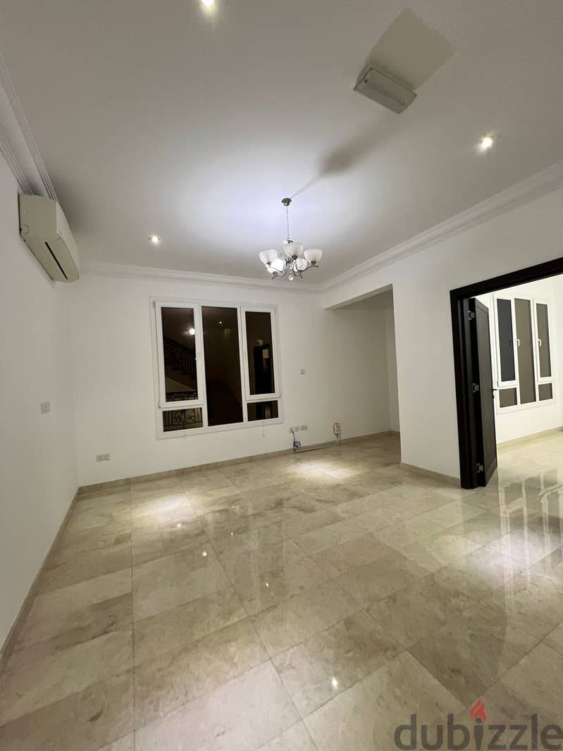 "SR-JV-495 Spacious Villa for Rent in Sur Al Hadeed 10