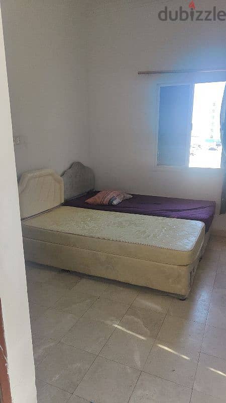 Room for rent 90. OMR 1