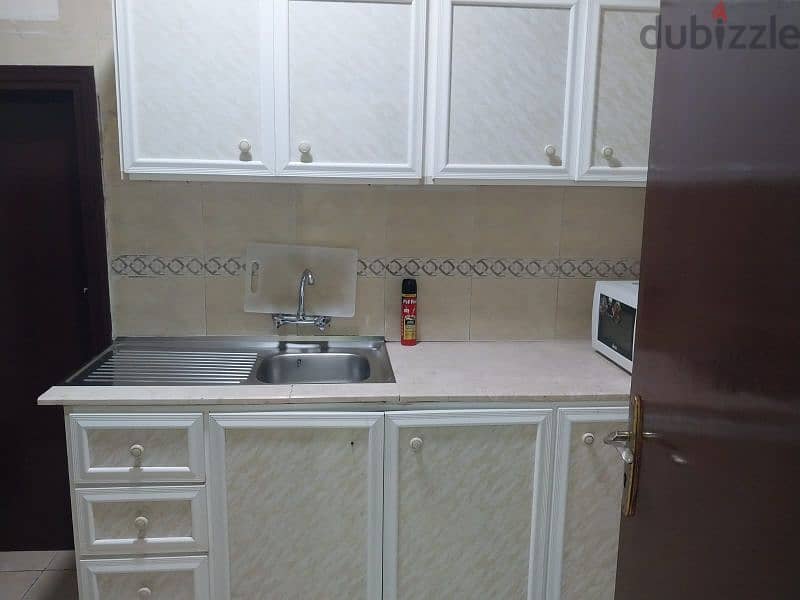 Alkhuwer 1bhk fully furnished including bill بالخوير غرفه وصاله مفروش 10