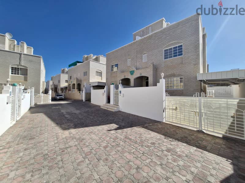 3 BR Great Villa in Qurum 0