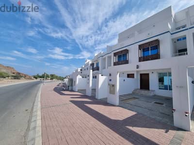 4 BR + Maid’s Room Stunning Villa in Bustan