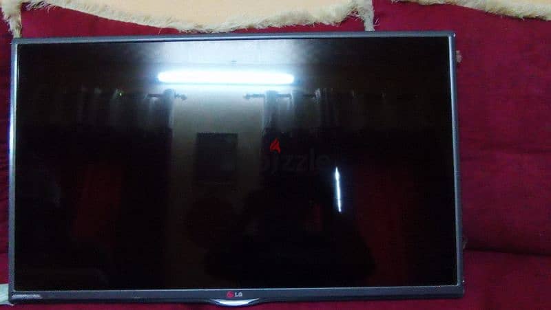 LG TV NO ANY PROBLEM everything good 32 5