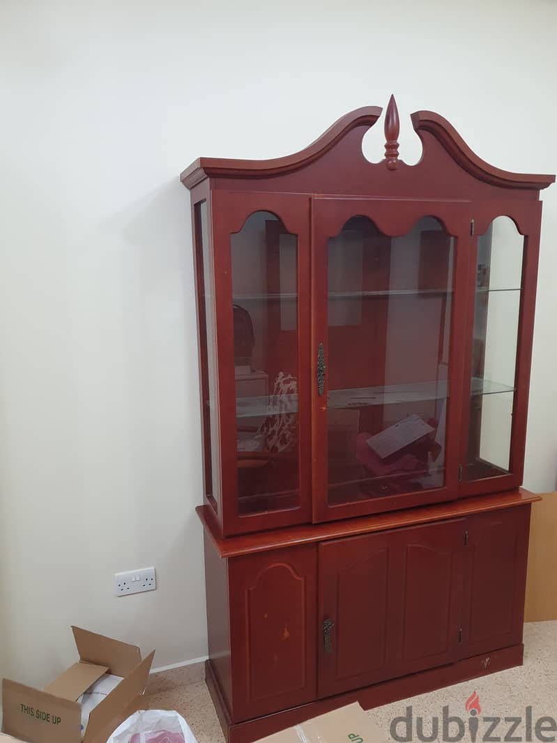 Excellent condition wooden showcase 0