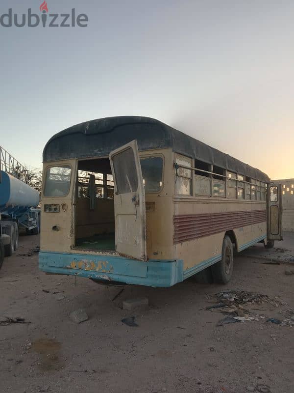 Bus of chevrolet 0