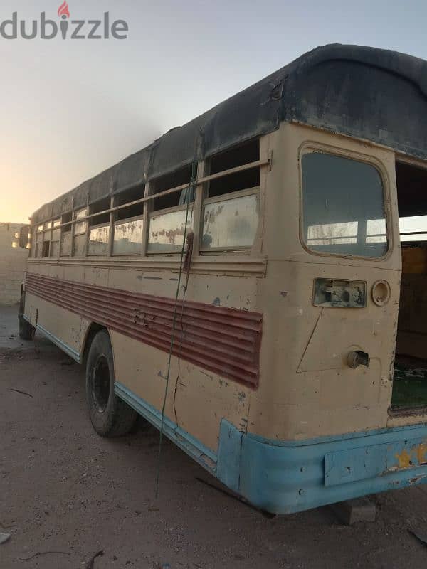 Bus of chevrolet 1