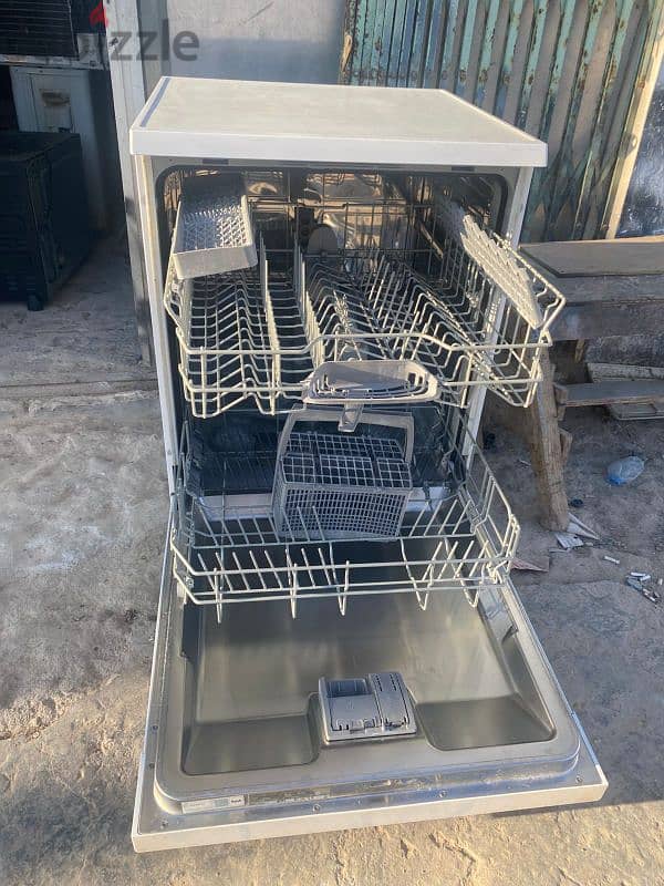 dishwasher very good condition 5