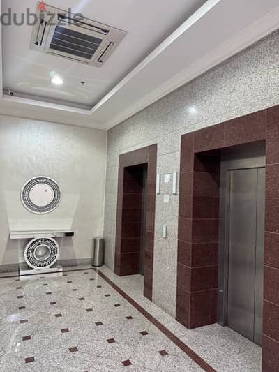 شقة فخمة للبيع فالقرم شارع سيح المالح Apartment for sale in Al Qurum