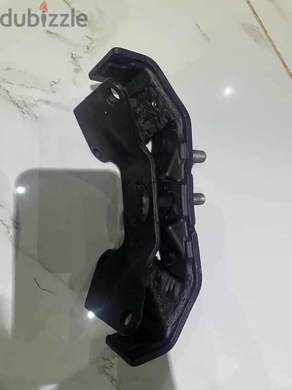 subaru forester ( transmission mount ) 2