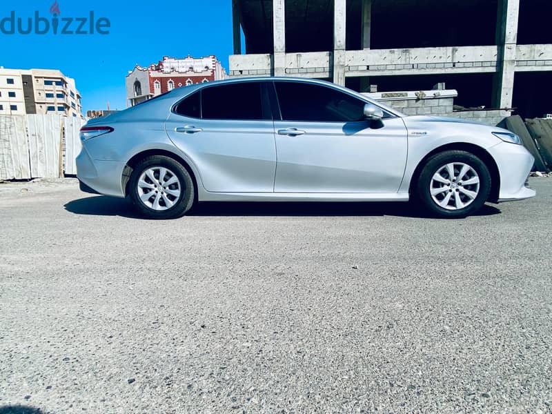 camry hybrid 2020 (10 omr for monthly rent) 3