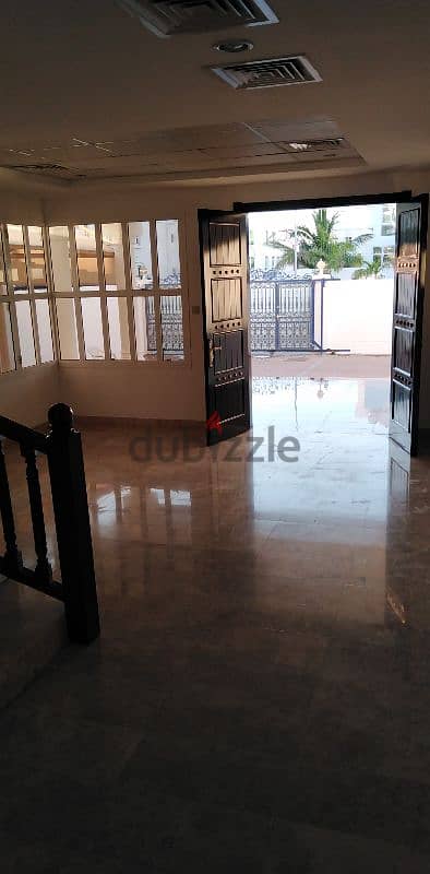 villa in embassidor area shatti quram for rent 4