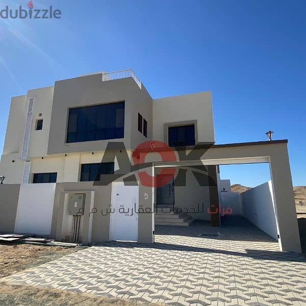 فيلا توين كورنر في بوشر تشطيبات راقية Twin Villa Corner Unit for Sale 0