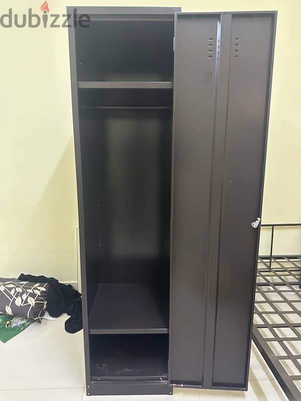 single door steel cupboard for sale (25 pcs available) 3