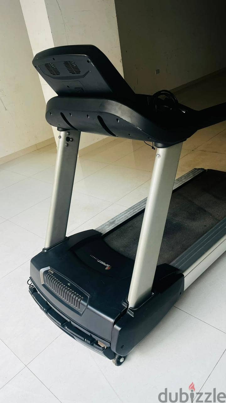 Commercial Spirit fitness treadmill CT850 0