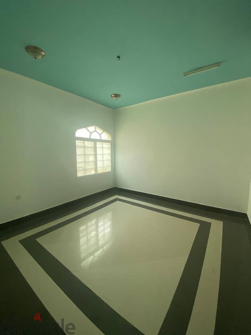 "SR-AB-703  Spacious  Villa for Rent in mawaleh south 3