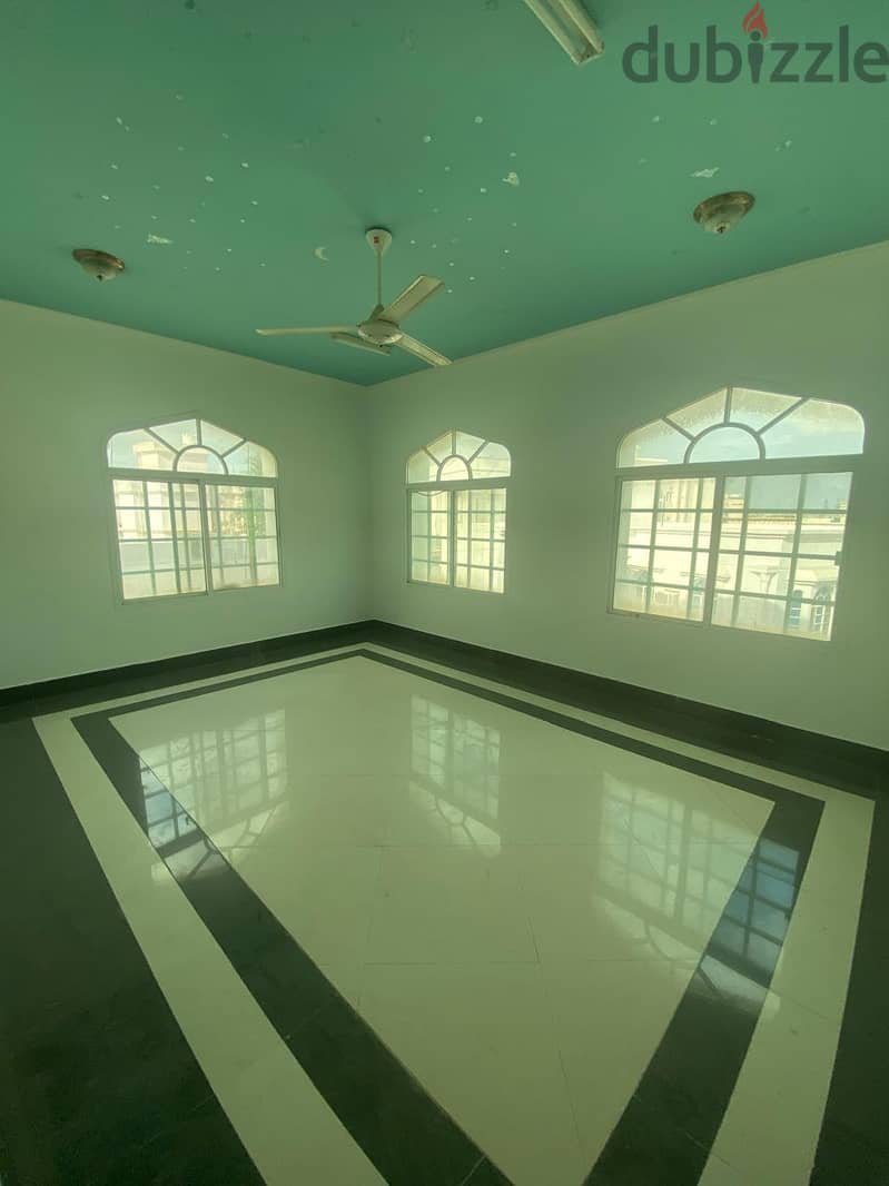 "SR-AB-703  Spacious  Villa for Rent in mawaleh south 5