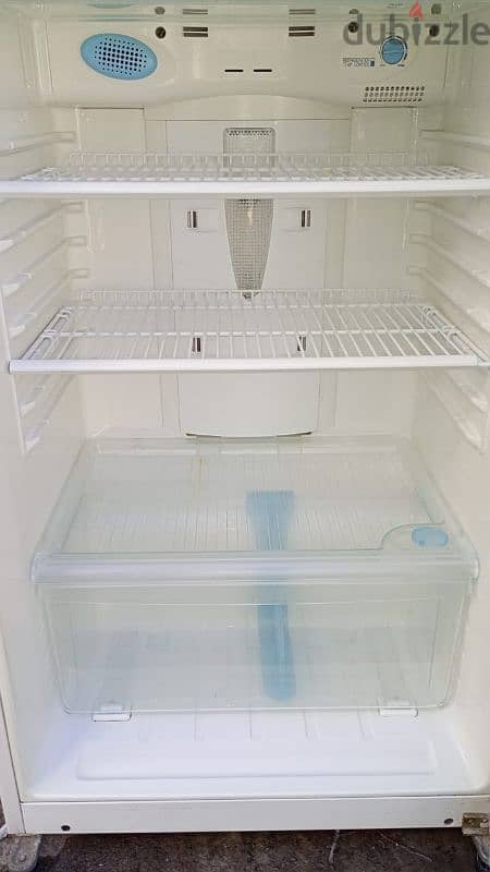 good condition fridge for sale l 1