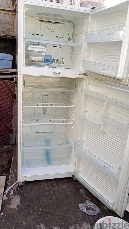 good condition fridge for sale l 5