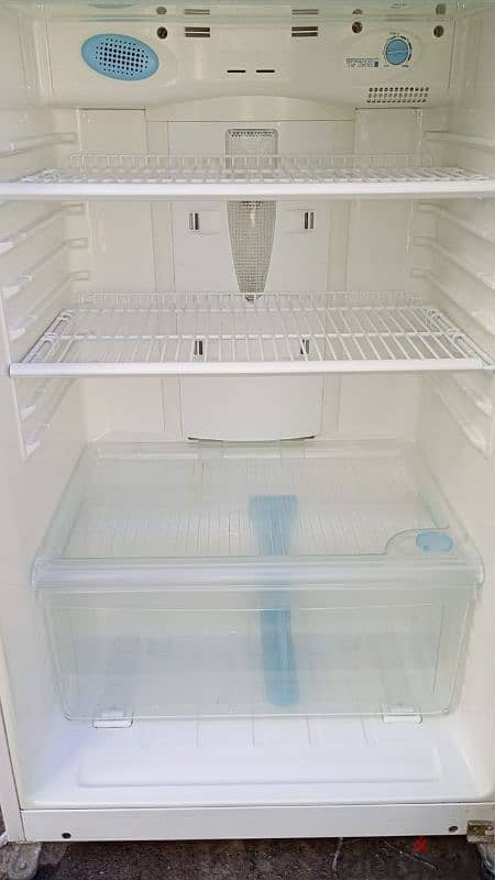 good condition fridge for sale l 6