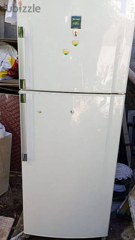 good condition fridge for sale l 7