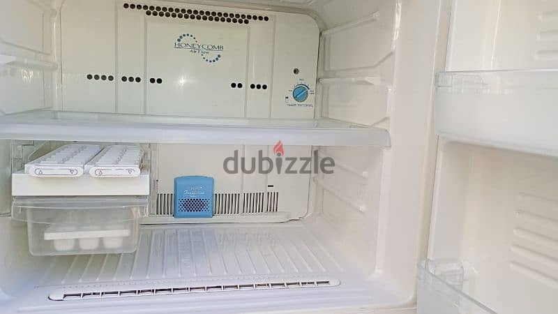 good condition fridge for sale l 9