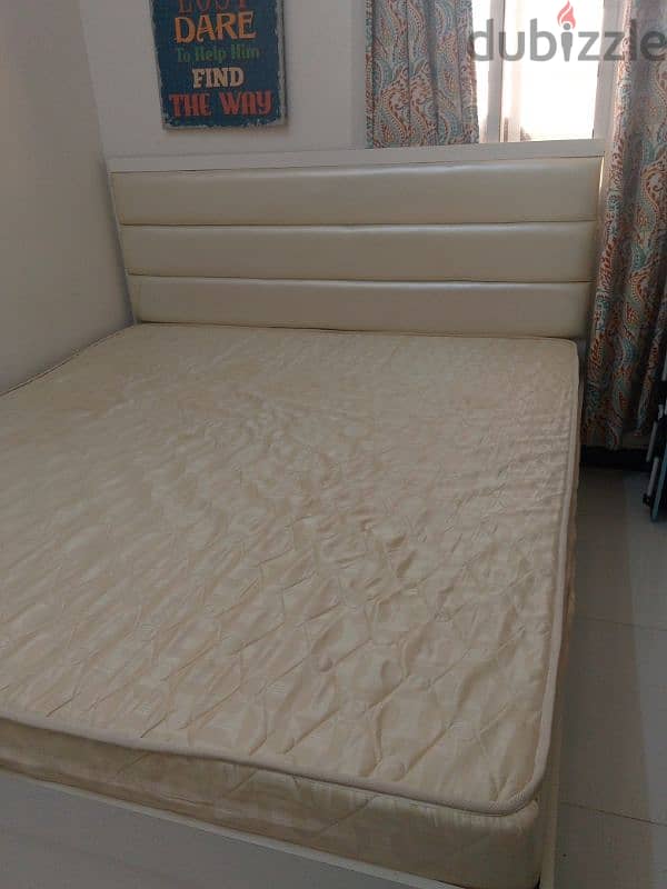 king size bed with mattress 0