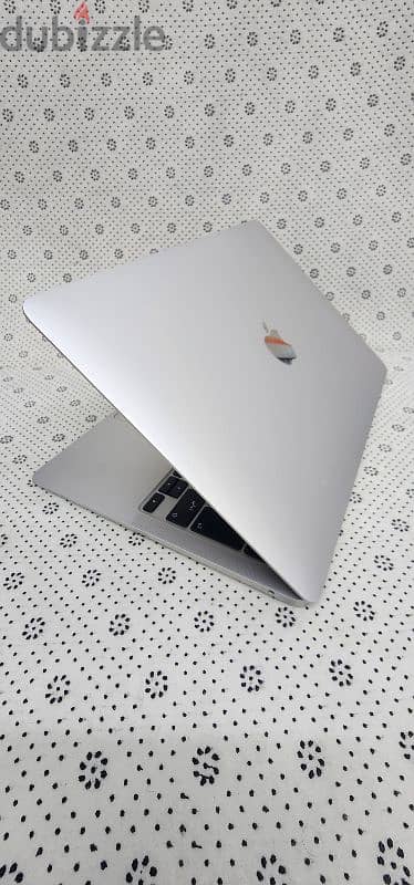 MacBook 2020 i7 16gb Touch id