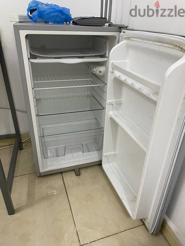 Used Ikon Mini Refrigerator in Good Condition for Sale 1