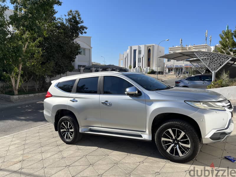 Mitsubishi Montero Sport 2018 0