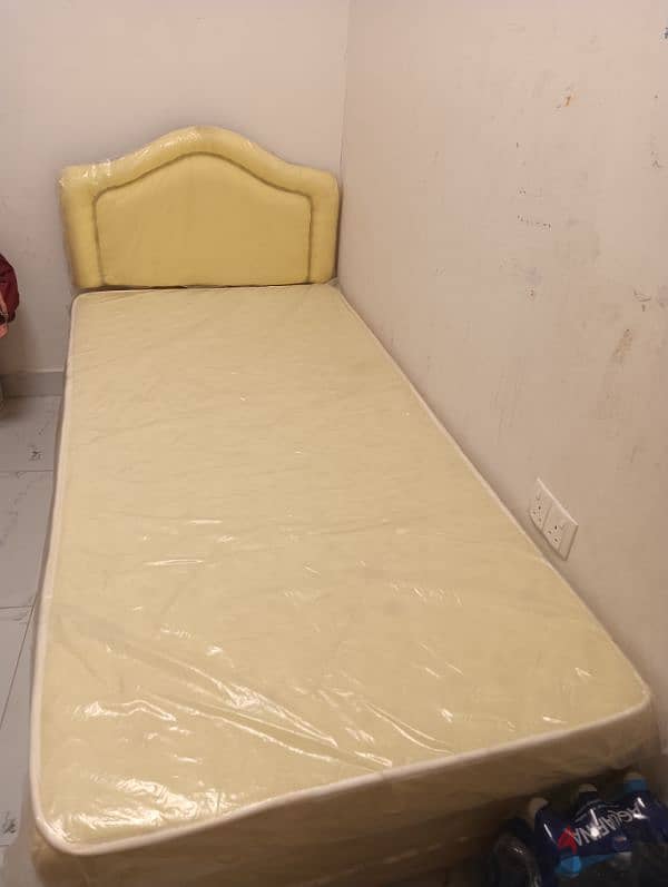 used single-bed  cot 0