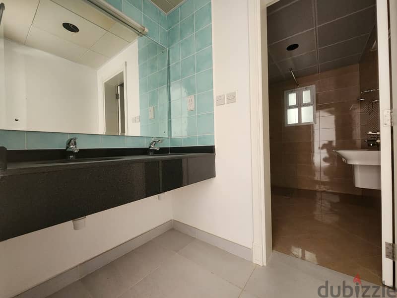 2 BR Large Apartment in Shatti Al Qurum By the Beach 7