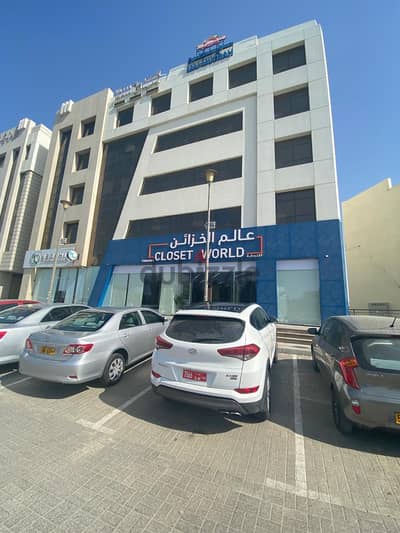 SR-MH-618 Office for rent in Almawaleh in a prime location.