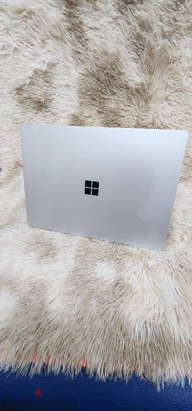 Surface laptop 2 8th genration 2k Touchscreen 1