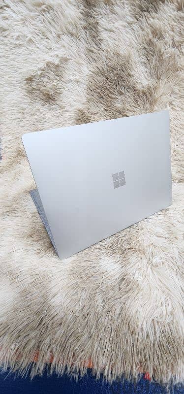 Surface laptop 2 8th genration 2k Touchscreen 8