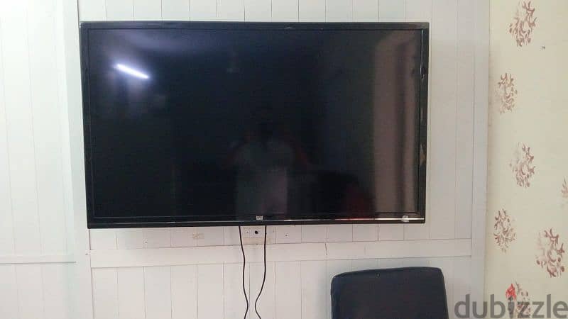 50 Inch led with smart box 2