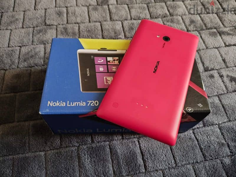 Extremely Rare Red Nokia Lumia 720 Brand New Vintage Phone 7