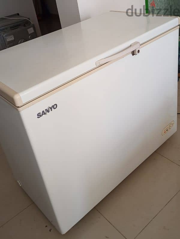 SANYO Freezer for sale - al khoud 6 0