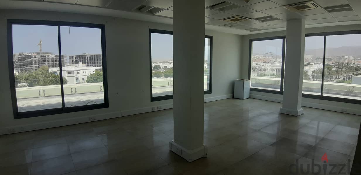 Sea View Office space FOR RENT in Shatti Al Qurum Next to Beach 8