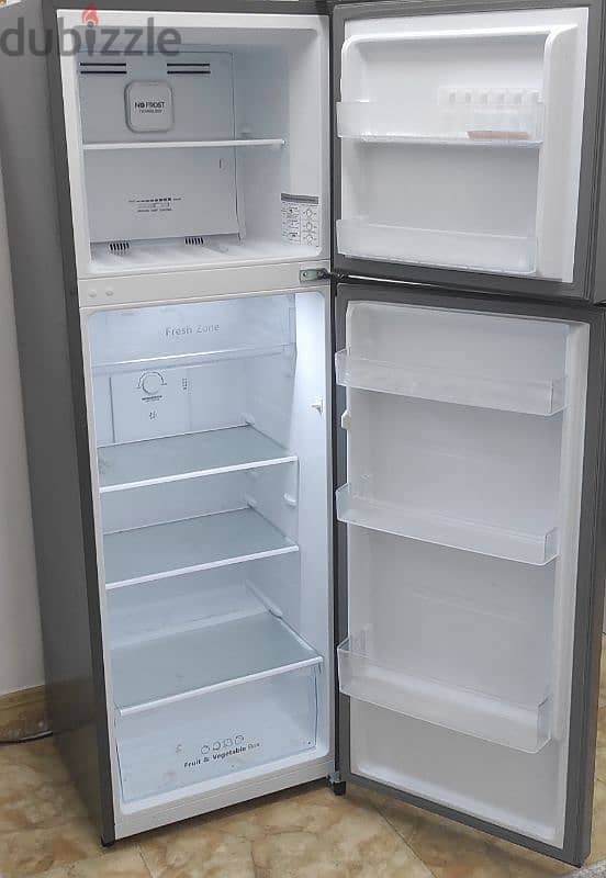 refrigerator and freezer Hisense 1