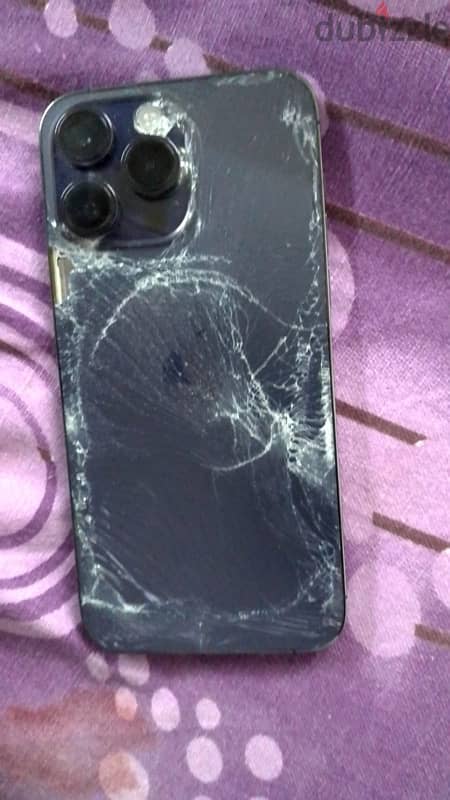 iphone 14promax 128gb back door cracked 1