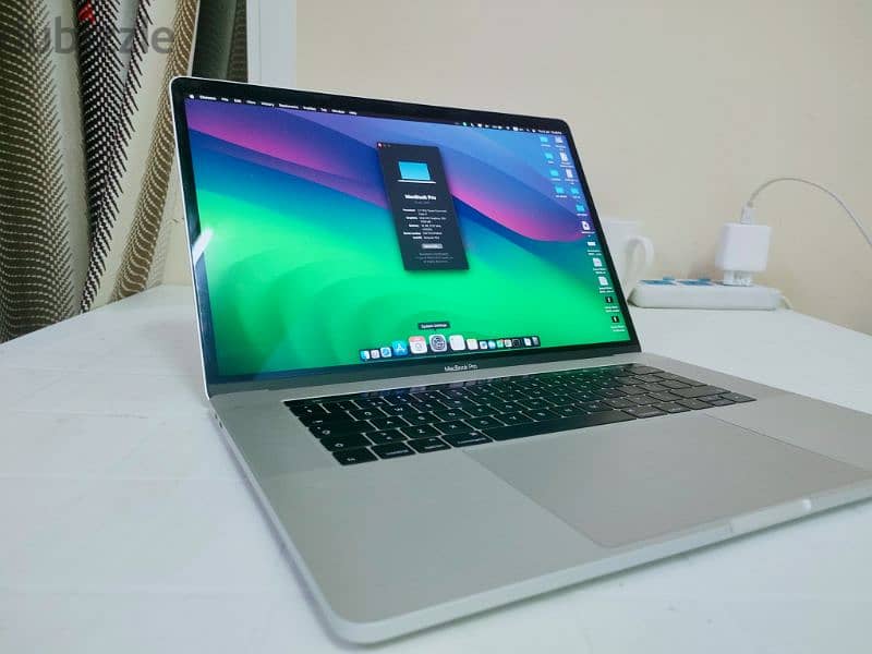 ماك بوك برو 2016 (15 بوصة) MacBook Pro 2016 (15-inch + Touch Bar) 0