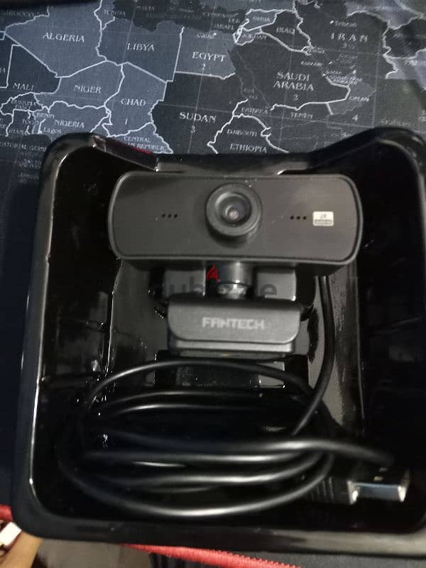 fantech luminous c30 webcam. 1