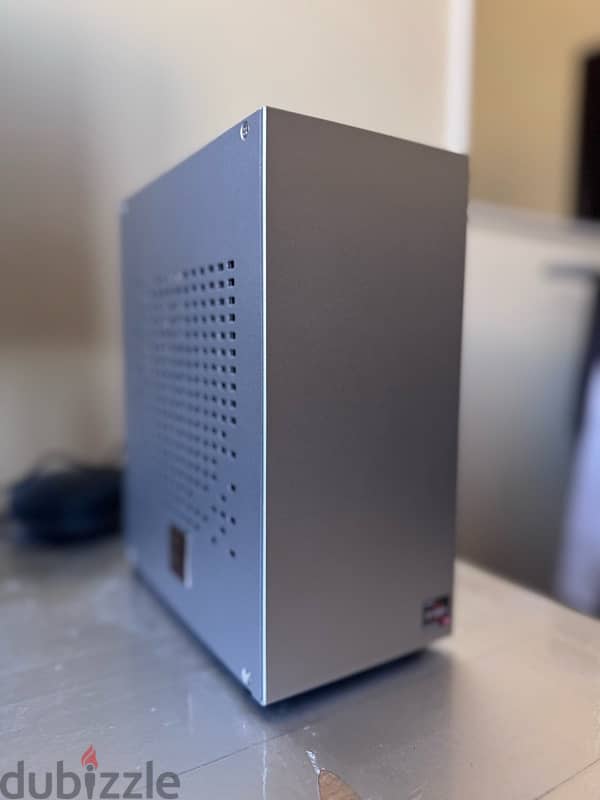 Mini ITX Gaming PC AMD Ryzen 5 5600GT 1