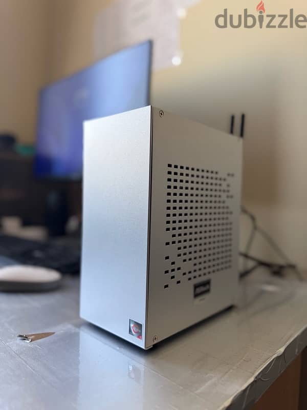 Mini ITX Gaming PC AMD Ryzen 5 5600GT 2