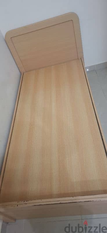 wooden bed good condition 3