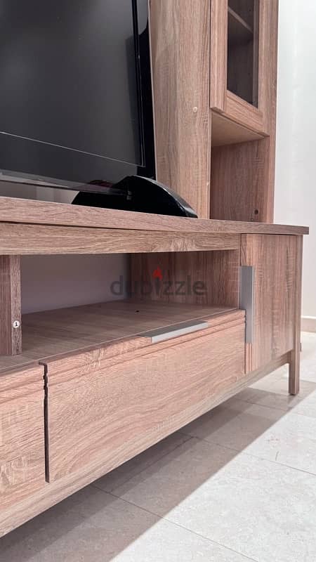 كبت تلفزيون بحاله ممتازه - Modern Wooden TV Stand 1